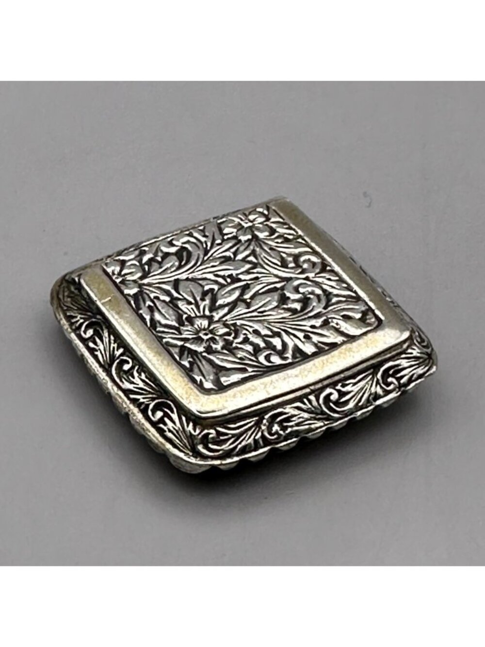 Continental Silver Floral Engraved Snuff Box Signed 800 Italy Firenze 1 1/8โ